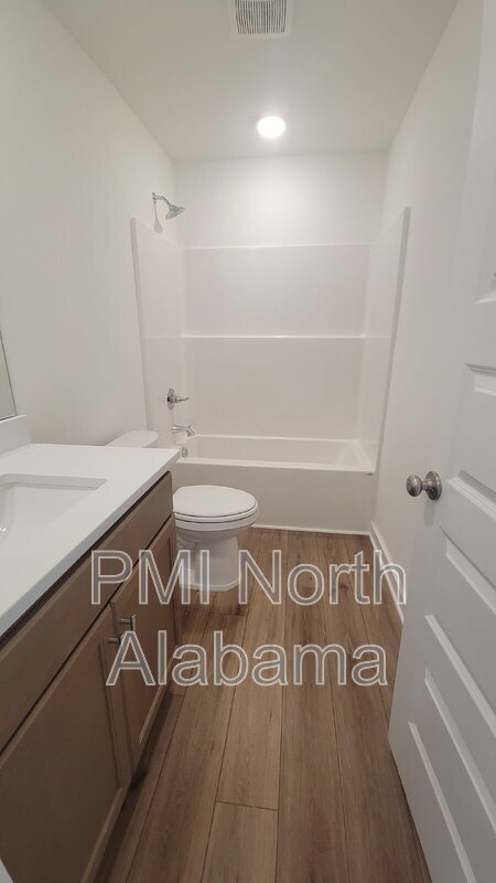 Building Photo - 7578 Discovery Pt Dr NW