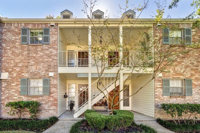 Primary Photo - 13012 Trail Hollow Dr