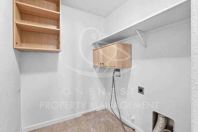 Building Photo - 2708 Woodfield Way