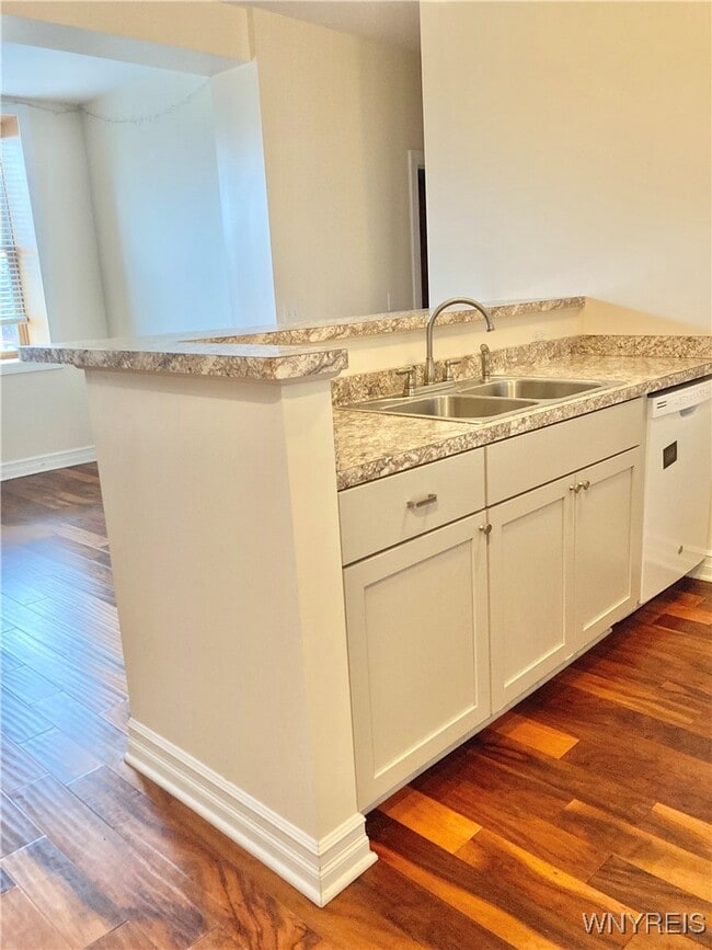 Building Photo - 481 Franklin St