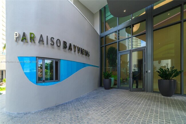 Primary Photo - 501 NE 31st St