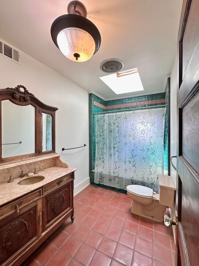 Building Photo - Meticulously Restored 1920s Craftsman on a Private, Hedged Lot | Pet Friendly!