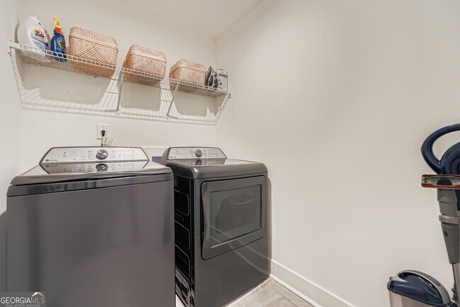 Building Photo - 568 Avondale Pk Cir