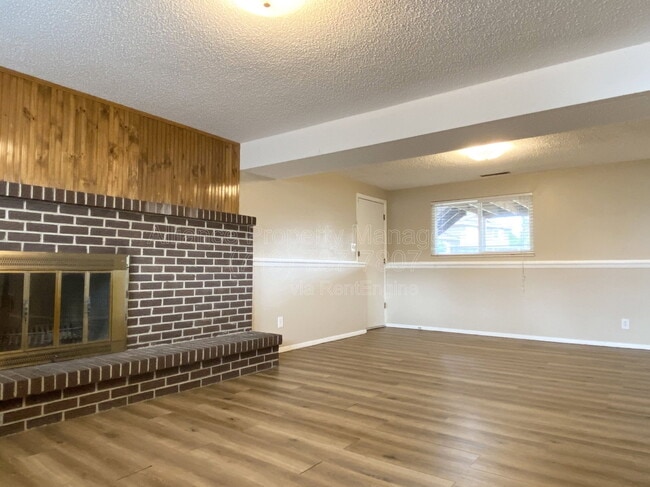 Building Photo - 6087 Del Rey Dr