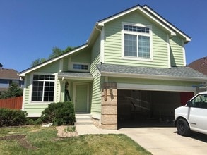 Building Photo - Great 3BR 2.5BA w/ Finished Basement! Excellent Location!