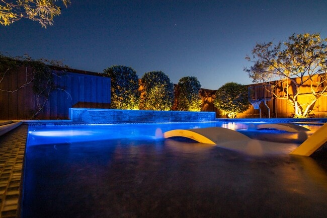 Building Photo - Stunning 4-Bedroom Luxury Home with Resort-Style Pool in Prestigious Oakmont Estates – Available ...