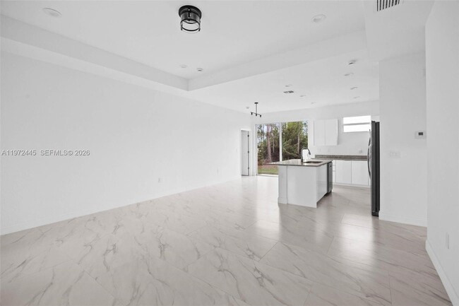 Building Photo - 1923 Sunniland Blvd