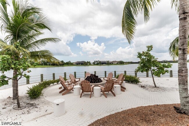 Building Photo - 14586 Tropical Dr