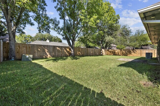 Building Photo - 2826 Wood Hollow Dr