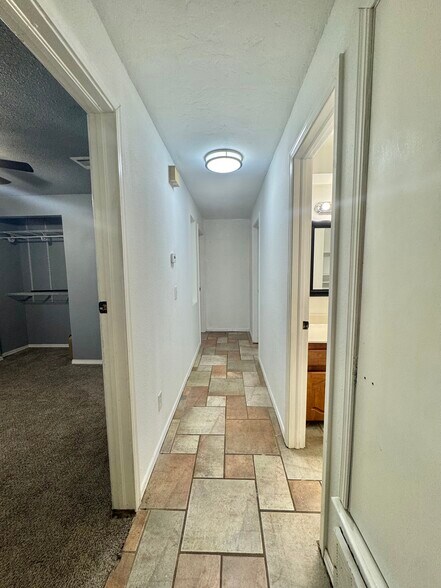 Building Photo - 4200 SE 54th St