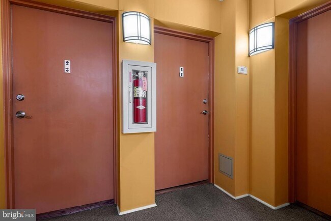 Building Photo - 75 S Reynolds St