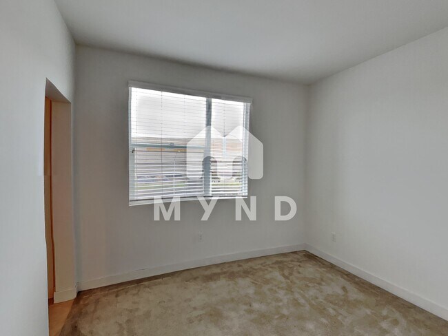 Building Photo - 1433 Pullman Way