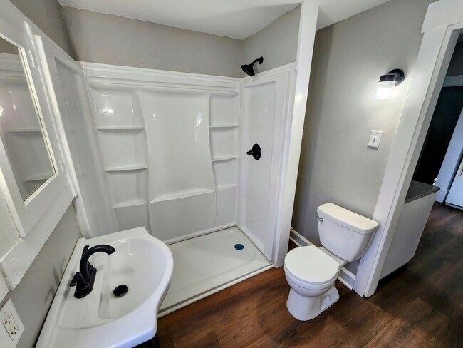 Building Photo - 530 Rosemont Ct NW