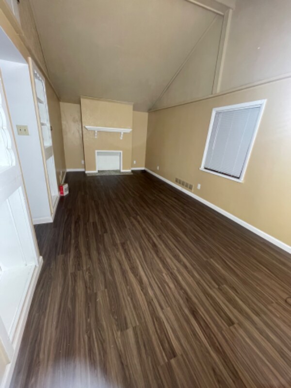 Building Photo - 422 Mitchell Ave