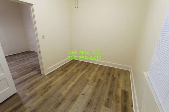 Building Photo - Beautiful 2 Bedroom, 1 Bath House with W/D Hookups