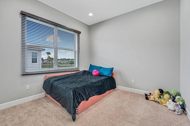 Building Photo - 5482 Macoon Wy