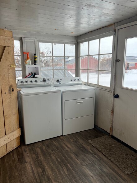 Building Photo - 810 Watt Canyon Rd