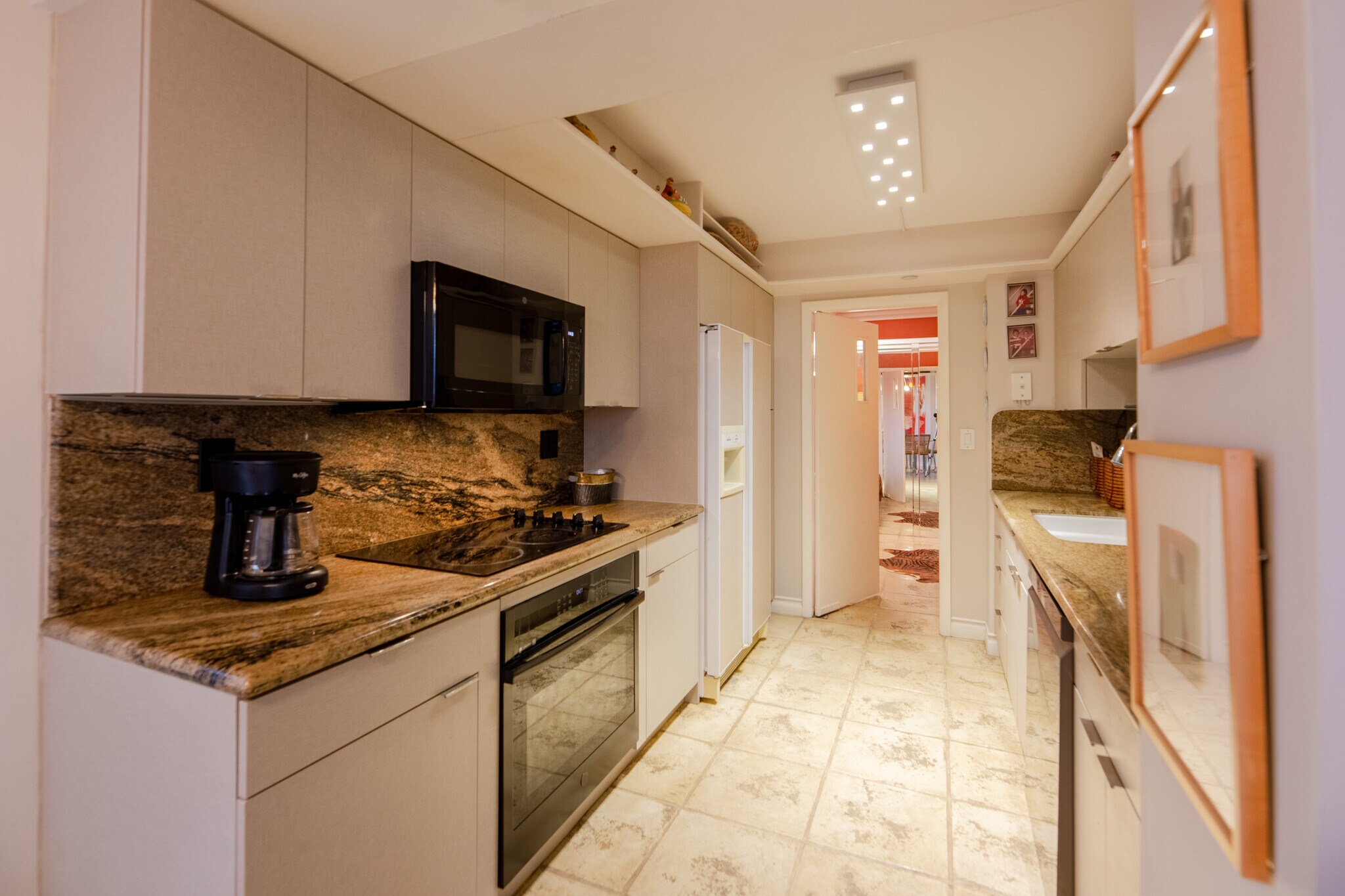 Building Photo - 1000 Quayside Ter