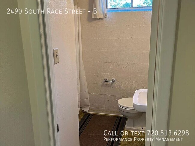 Building Photo - 2490 S Race St