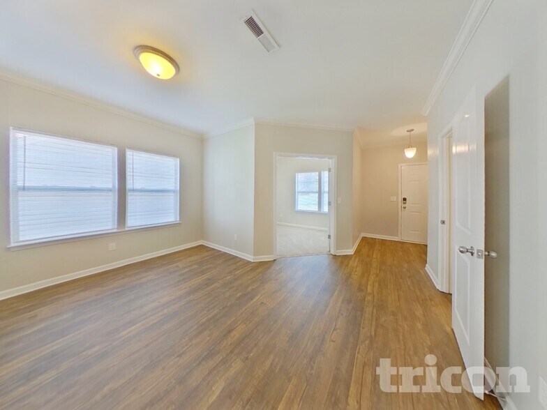 Building Photo - 703 Rook Rd