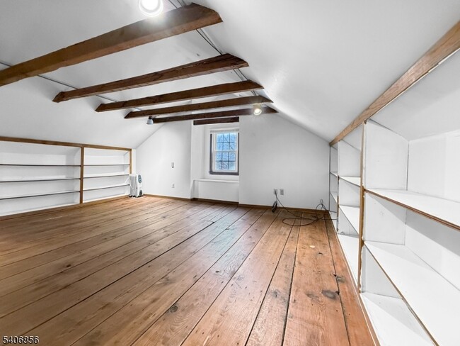 Building Photo - 416 Front St