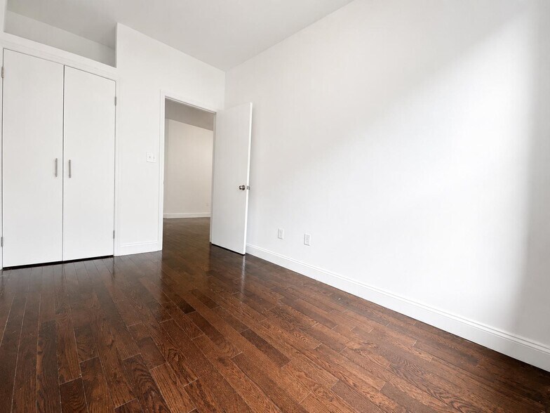 Building Photo - 529 W 151st St