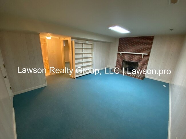 Building Photo - Spacious Hollins Four Bedroom w/ Finished Basement