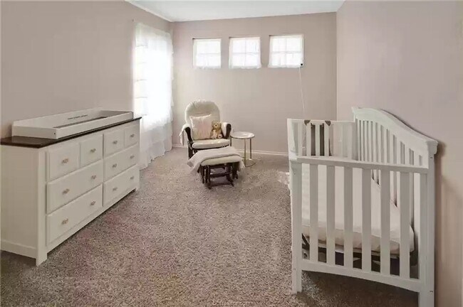 Building Photo - AVAILABLE AUGUST 2026 - Beautiful 3/2.5 Home in South College Station!