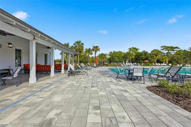 Building Photo - 32992 Major Oak Dr