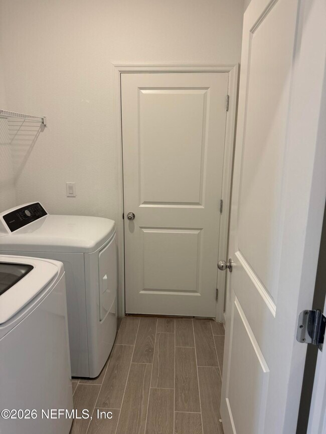 Building Photo - 15512 Whispering Fir Dr