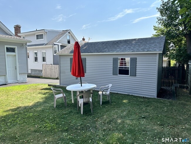 Building Photo - 128 Grove Pl