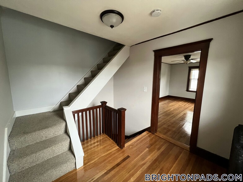 Building Photo - 72 Nonantum St