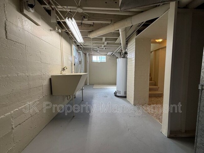 Building Photo - 2716 Central Ave