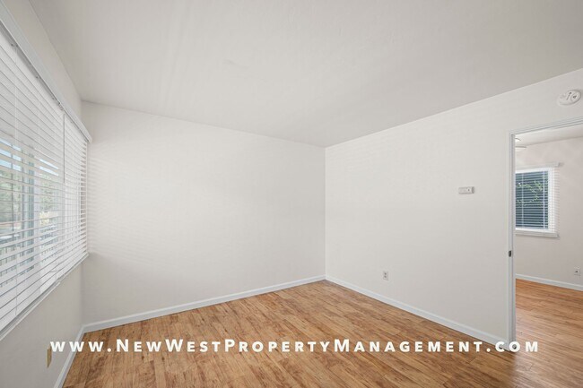 Building Photo - 547 22nd St