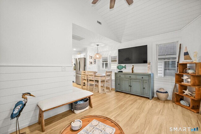 Building Photo - 17 W Orland St