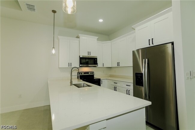 Building Photo - 143 Harold Ave S