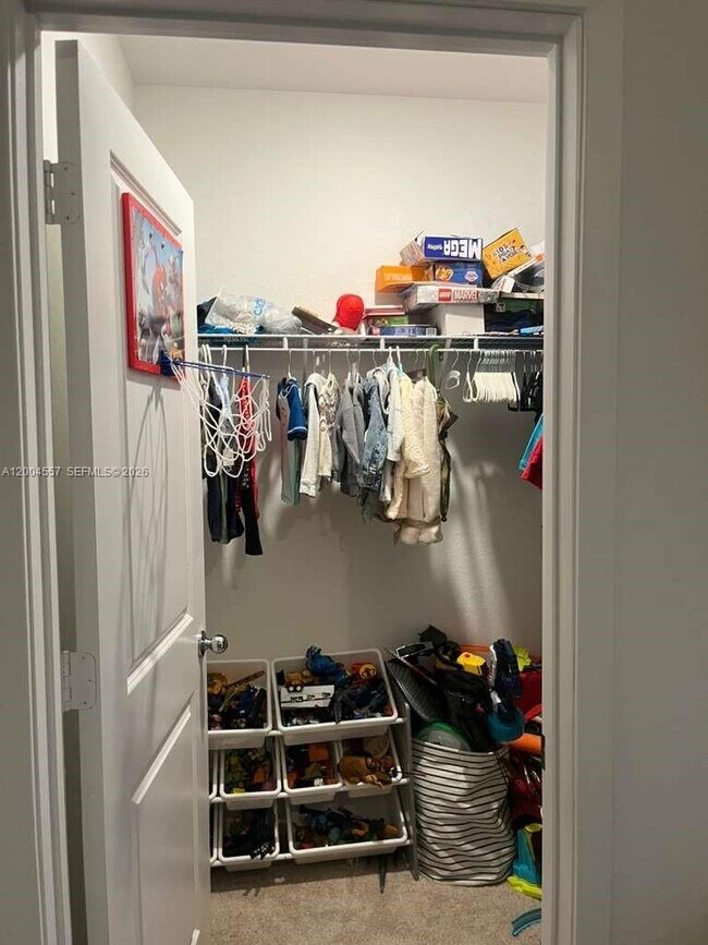 Building Photo - 1431 NE 3rd Ave