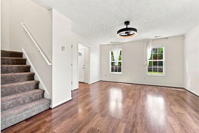 Building Photo - 4906 Yorkchester Dr