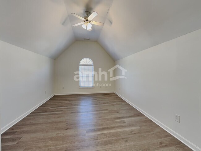 Building Photo - 1312 Ujamaa Dr