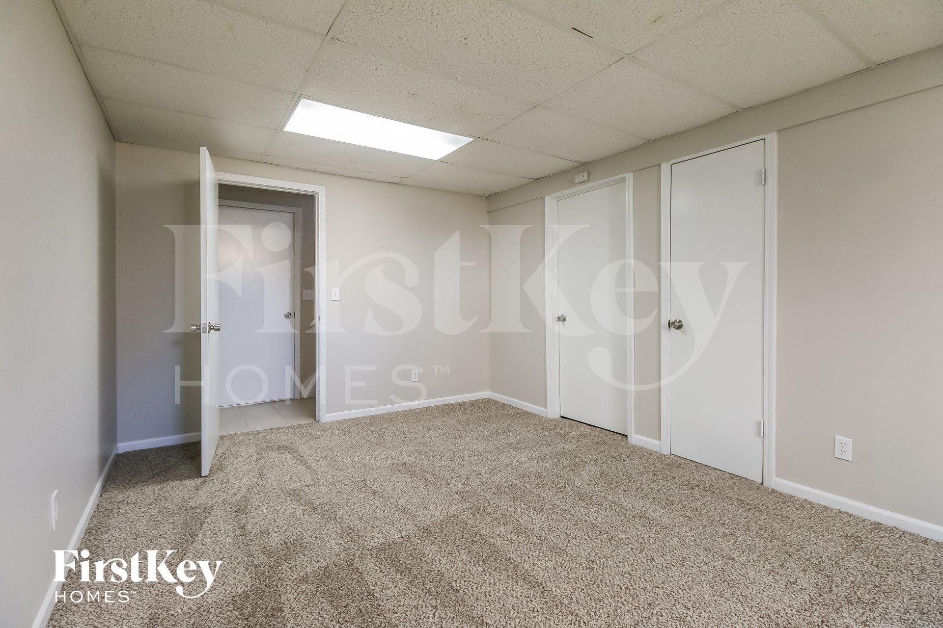 Building Photo - 1601 NE Auburn Dr