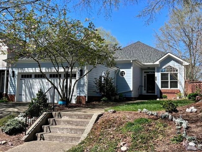 Building Photo - Gorgeous One Level Home in Chapel Hill
