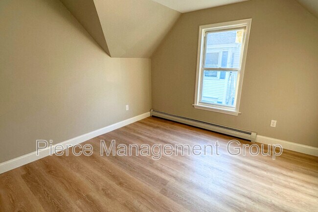 Building Photo - 718 Beech St