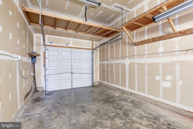 Building Photo - 151 Brynwood St