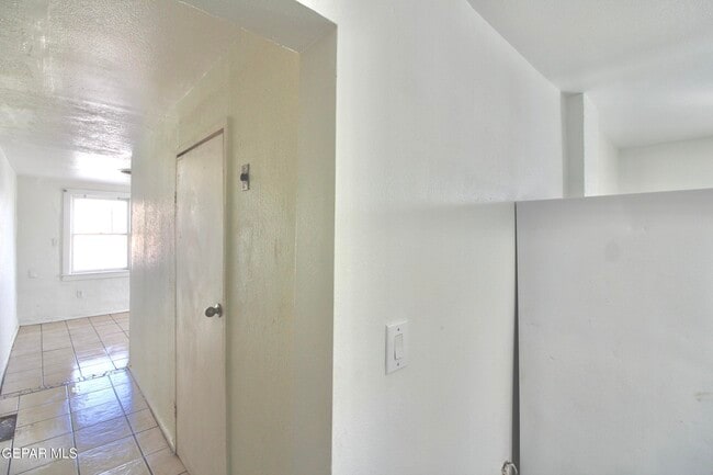 Building Photo - 601 N Copia St