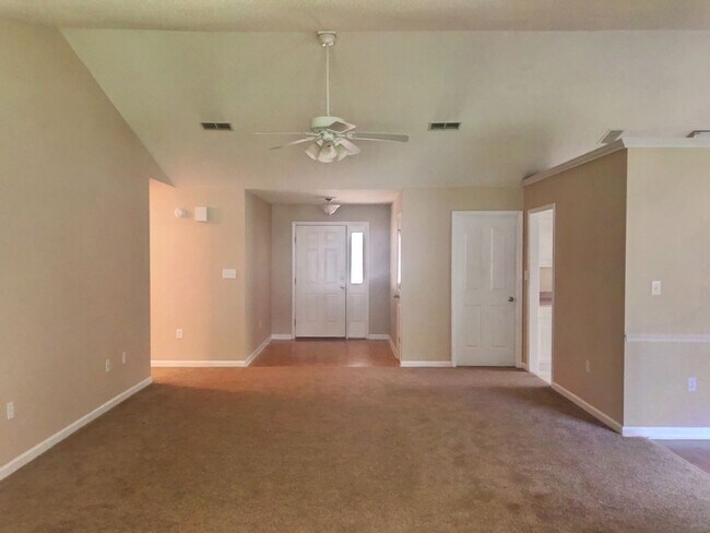 Building Photo - Myrtle Beach - 3 Bedroom / 2 Bathroom House