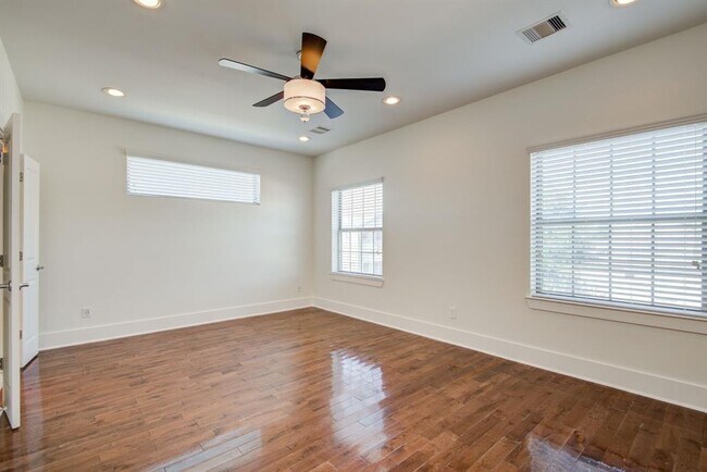 Building Photo - 1721 Thompson St