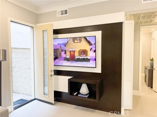 Building Photo - 64 Spacial