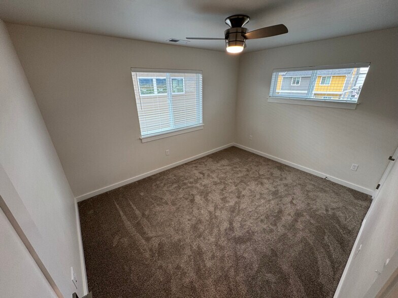 Building Photo - 611 Companion Wy