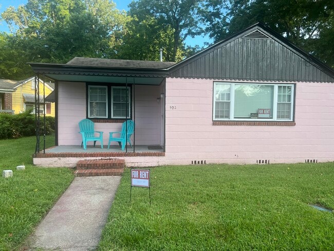 Primary Photo - 902 Sycamore Ave