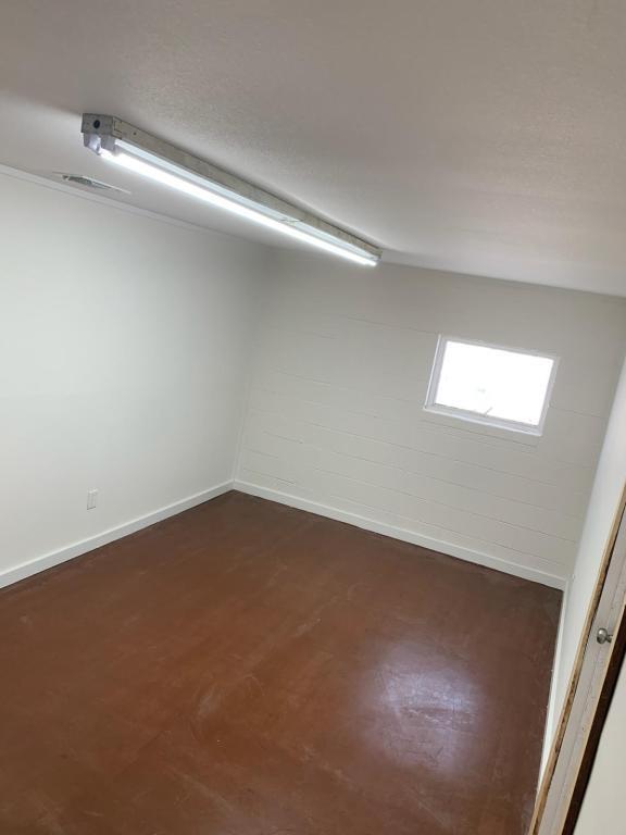 Building Photo - 2139 Baylor Dr